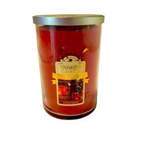 NWT Yankee Candle Holiday Hearth Red Candle